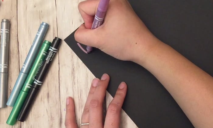 metallic-permanent-markers