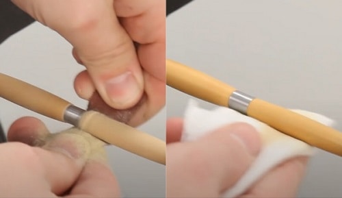 Sanding-and-apply-a-finish-of——一支木钢笔